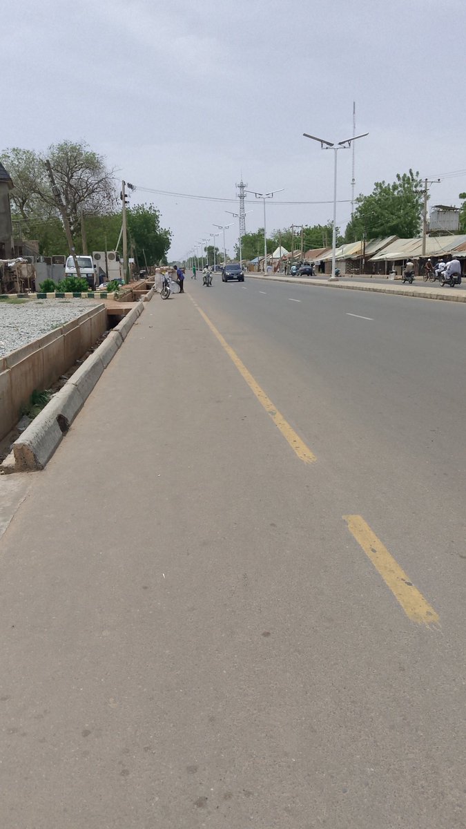 BPearlings's tweet photo. Omooooo... The saying "nothing dey street" was talking about Salah day in Gusau because what do you mean I can't even see fruits to buy?! 😭😭 https://t.co/h4Kl4fgEQ7