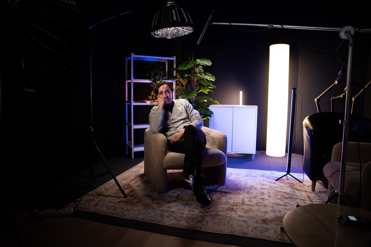 pimpampumprod's tweet photo. À conversa com... Pedro Pernas

Uma conversa leve, próxima e inspiradora, gravada nos estúdios da Pim Pam Pum.

#PimPamPum #ÀConversaCom #PedroPernas #PodcastPortugal #Videocast #Audiovisual #ProduçãoAudiovisual #Lisboa #Comunicação #Criatividade https://t.co/VvCfsQbFqB