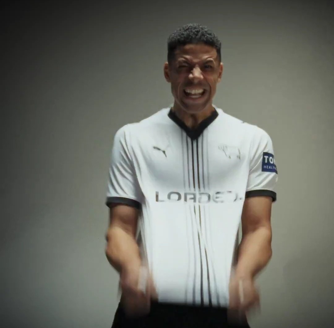 DerbyRetweets's tweet photo. Yeah, that made me smile! 

There's only one @TheCurtisDavies https://t.co/lho8gqfZIE