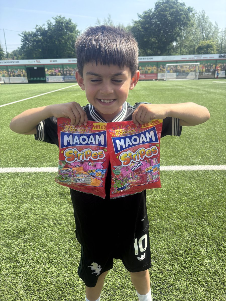 SuttonUtdFC's tweet photo. 🌟 Whitsun Camp – Day 3 🌟

Dilan takes home the sweets after smashing the crossbar challenge 🎯🔥

Coach Harry picked him after register… first attempt… BANG 💥 straight off the bar 😂👏

Scenes all round ⚽️🙌

#WhitsunCamp #CrossbarChallenge https://t.co/bM9kFt2pUW