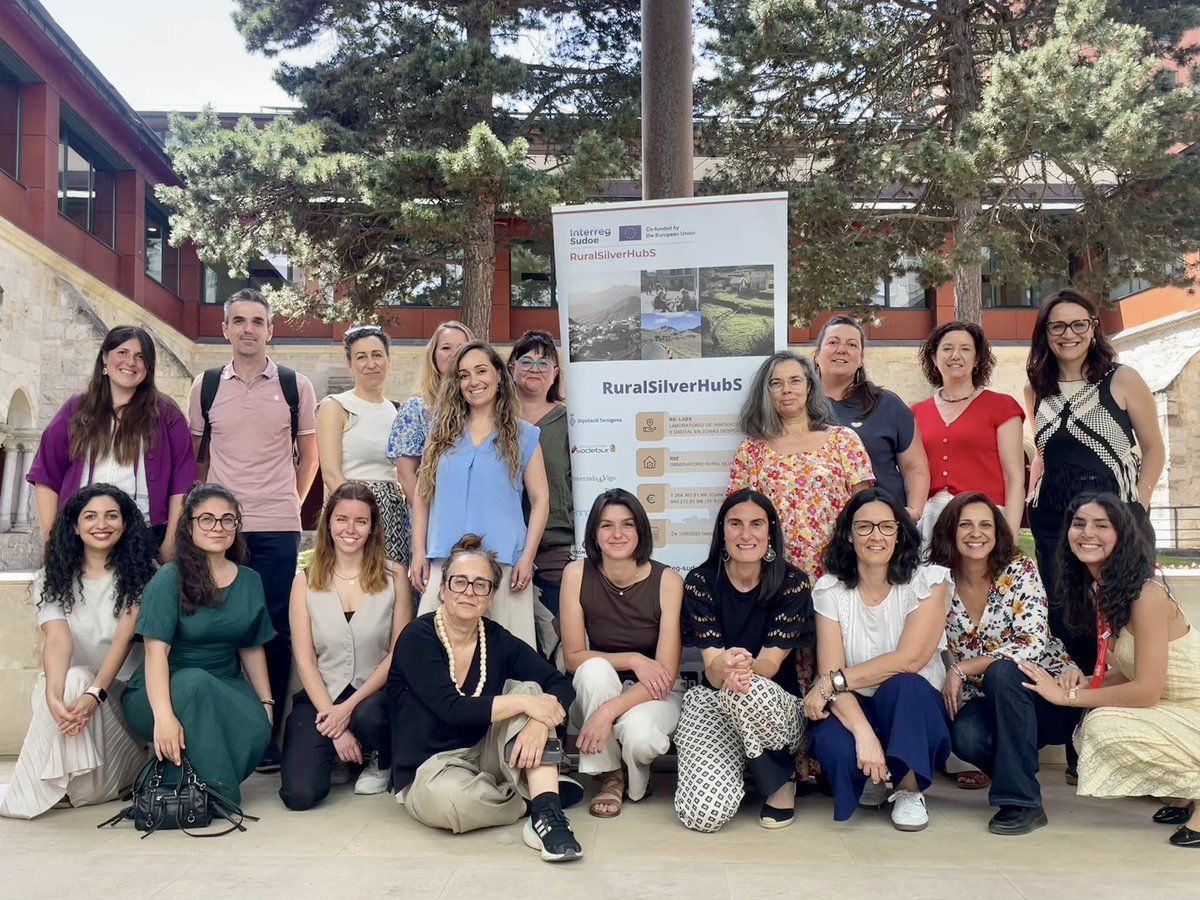sodebur's tweet photo. Durante los días 27 y 28 de mayo, #SODEBUR ha organizado en la #ProvinciadeBurgos una nueva reunión de socios del proyecto #RuralSilverHubS - @6Sudoe.

Dos jornadas de trabajo junto a socios europeos para seguir impulsando la economía plateada en entornos rurales. https://t.co/iqdGo2RExC