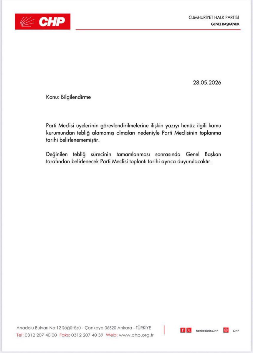 efkanbolac's tweet photo. Tekrar tekrar yazıyor ve hatırlatıyorum. Bu evrakı yazan kimse, teamüllere aykırılığı bir tarafa bırakın, kanunen böyle bir işlemi yapamaz. Parti meclisini toplayamaz, kurultay dışında hiçkimseyi toplantıya çağıramaz. Akp yargısı sayesinde bunu yapıyorlar ve bir anlamda kendilerini inkar ediyorlar. 

Yol yakınken, arının ve özünüze dönün. Sizin yapmanız gereken şey kendi tek adam  rejiminizi kurmak değil, ülkeyi tek adam rejiminden kurtarmaktır. 

Eğer niyetiniz bu değilse açıkça safınızı belli edin.  Parti merkezi veya akp yargısı size meşruiyet kazandırmaz. Size meşruiyeti verecek olan halktır, chp üyeleridir. Gerisi teferruat