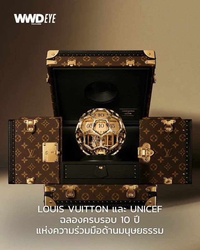 MtbbTatar's tweet photo. ขอบคุณบทความจาก WWD Thailand 
Louis Vuitton และ UNICEF ฉลองครบรอบ 10 ปี
มีงานเลี้ยงเฉลิมฉลอง ณ สำนักงานใหญ่ของ Sotheby’s ในนครนิวยอร์ก พร้อมเปิดตัวการประมูล Louis Vuitton Unity Time Object อย่างเป็นทางการในวันที่ 9 มิถุนายน
#WWDThailand #LouisVuitton #unicef #BamBam @BamBam1A https://t.co/rfMFqBfVfO