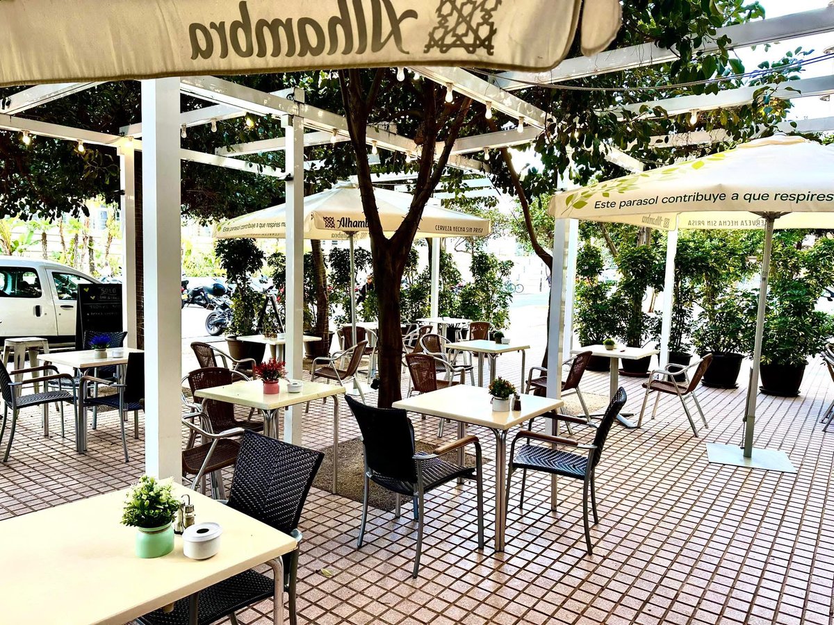 SoloBar's tweet photo. Enjoy the fresh air and relaxed atmosphere on the Solo Bar &amp; Grill street terrace 🌿☀️

Whether you’re stopping by for breakfast, coffee, drinks, or a tasty lunch, our outdoor terrace is the perfect place to unwind and watch the world go by.

Take a seat! ☕🥗🍻 https://t.co/kyKtfcYDUo