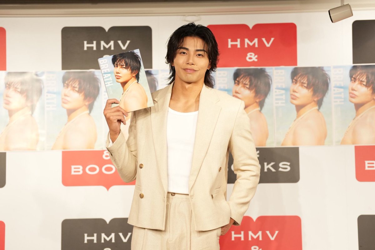 kaiche_official's tweet photo. 1st写真集【BREATH】明日発売です📕✨
@kaiseibook_1st 

今日は東京で発売記念イベントだったのですが、、、最高に楽しかった😂笑
笑いあり、涙あり、本当に皆さんと出会えて幸せだと心から思う1日となりました！
出会ってくれてありがとう。

東京2日目、福岡、大阪と残っていますが、皆さんで楽しみましょう✨