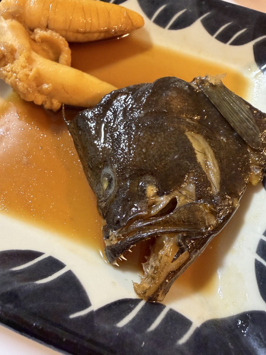 activnakuma's tweet photo. ビジュアル怖すぎな煮付け
味は美味しい笑 https://t.co/vyKqNxTyjE
