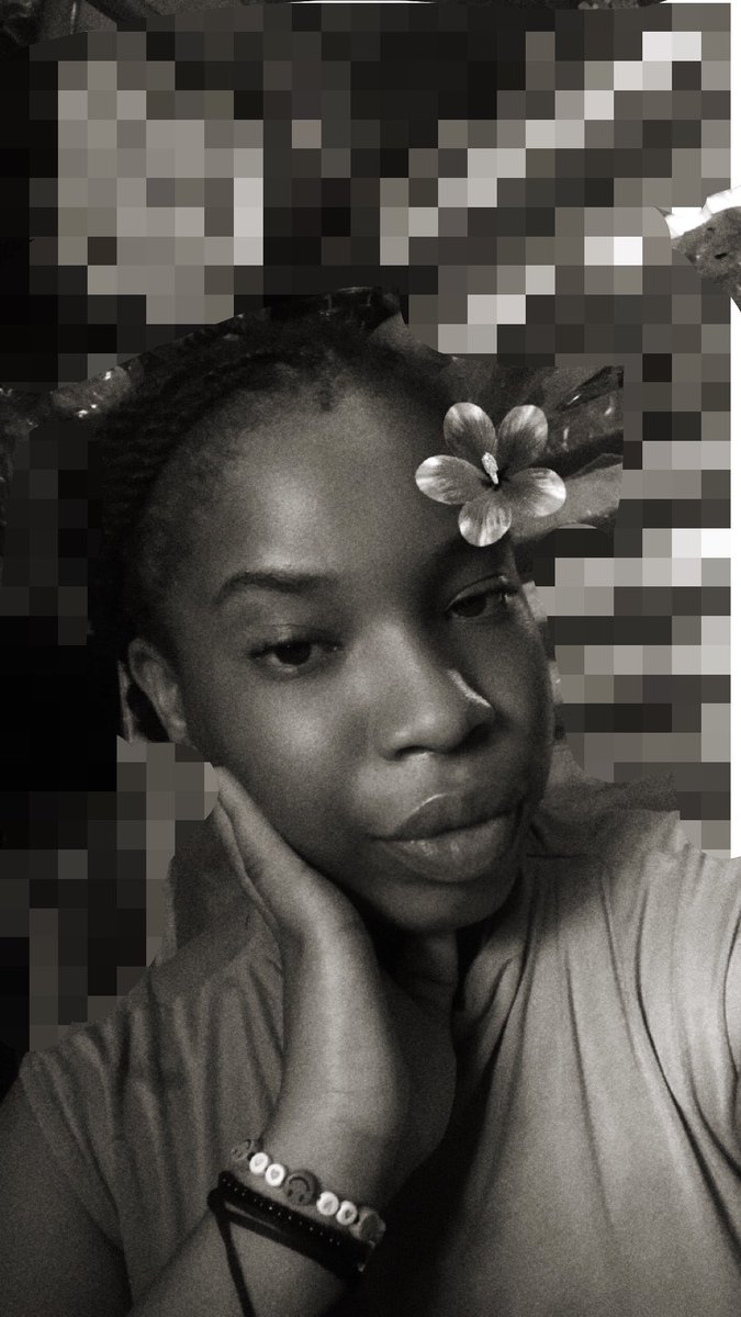 UJHUUNWA🎀 tweet media