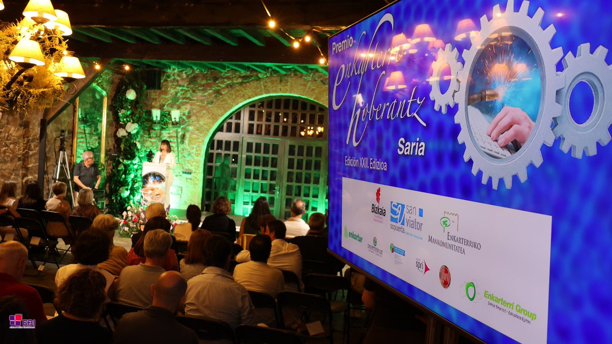 Ikastetxeak's tweet photo. 🏆 La red EBI también tiene como objetivo impulsar el desarrollo económico 📈 de nuestro entorno. Por ello, el centro San Viator entrega cada año el premio #EnkarterriHoberantz. En esta edición, la empresa Airlan Industrial S.A. ha sido la premiada https://t.co/FS5PGYUyWu