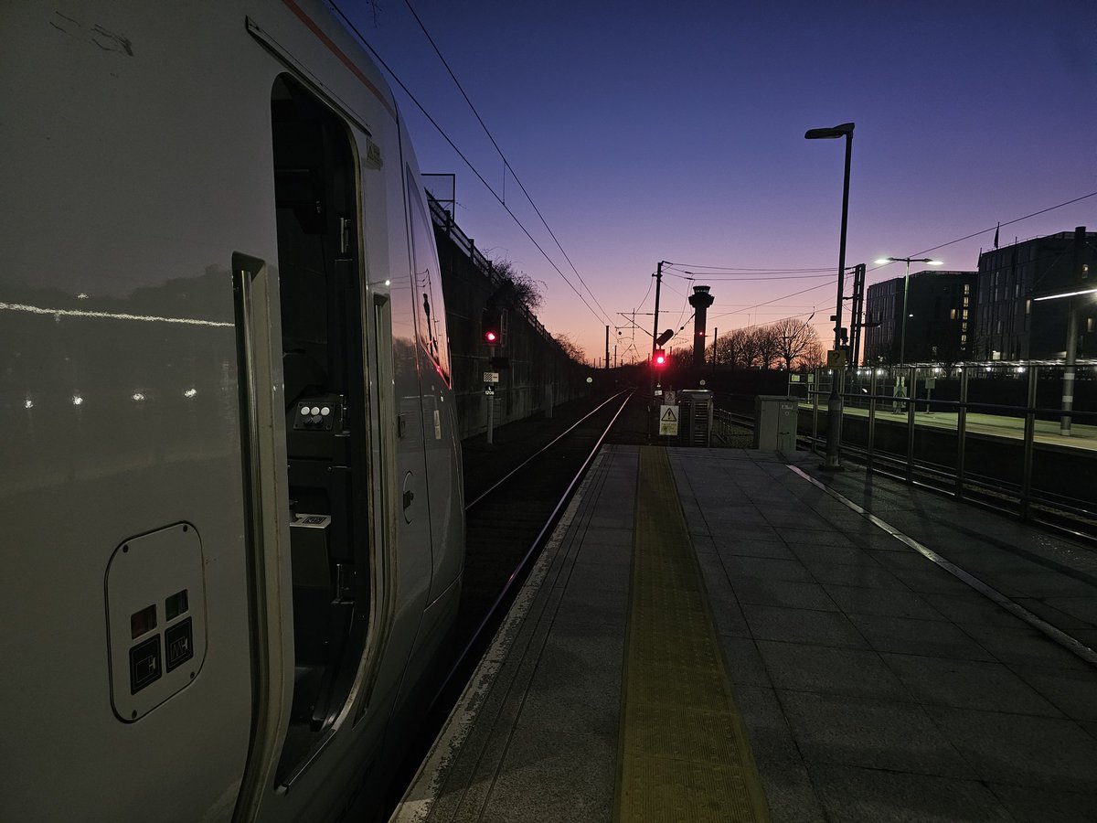 BenTrainDriver's tweet photo. Hi all! 

Bit of a self love post today. A year ago today I qualified as a mainline driver having passed all my exams! 

Bit surreal to think its already a year gone, but its been a whirlwind. A/L to celebrate doesnt hurt a bit! 

Have a good weekend everyone!
#TrainDriver 🚂 https://t.co/n7L7iHGNrb