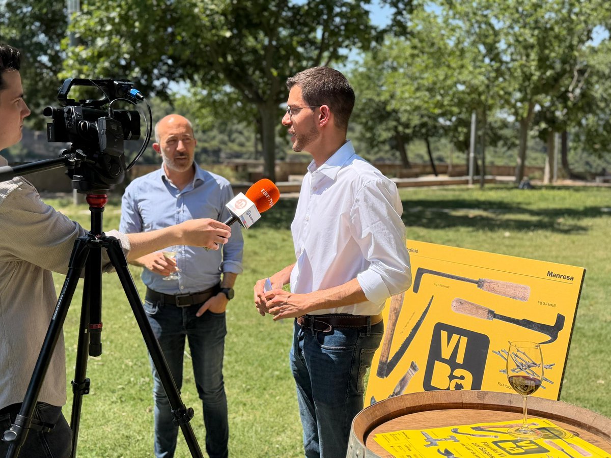 consellbages's tweet photo. Arriba la 9a edició de la @firaviba, del 4 al 7 de juny!

🍷“La Fira ViBa  representa l’essència del model enoturístic del Bages: uneix vi, paisatge, gastronomia i identitat local per oferir una experiència arrelada al territori”, ha destacat el President, @eloifonollosa https://t.co/xTLzqYI2lY