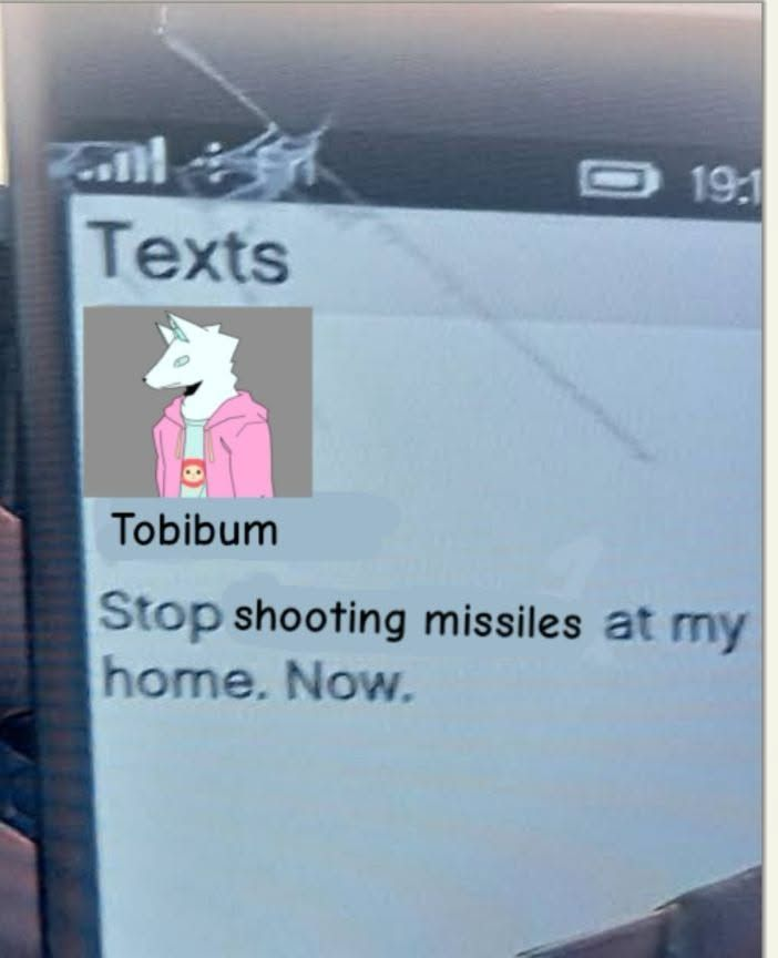 KS4ErikaUtomo's tweet photo. who the fuck gave him my number https://t.co/t6rziwC7PY