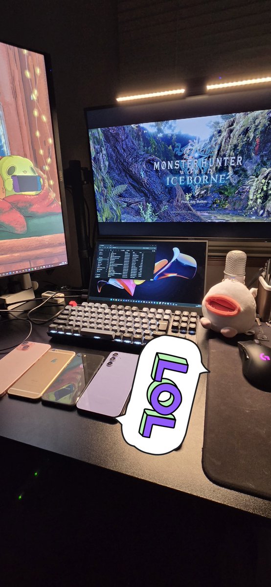 EditingLifeV2's tweet photo. いつのまにか部屋にデバイスめっちゃあって草 https://t.co/e3llo2bPSV