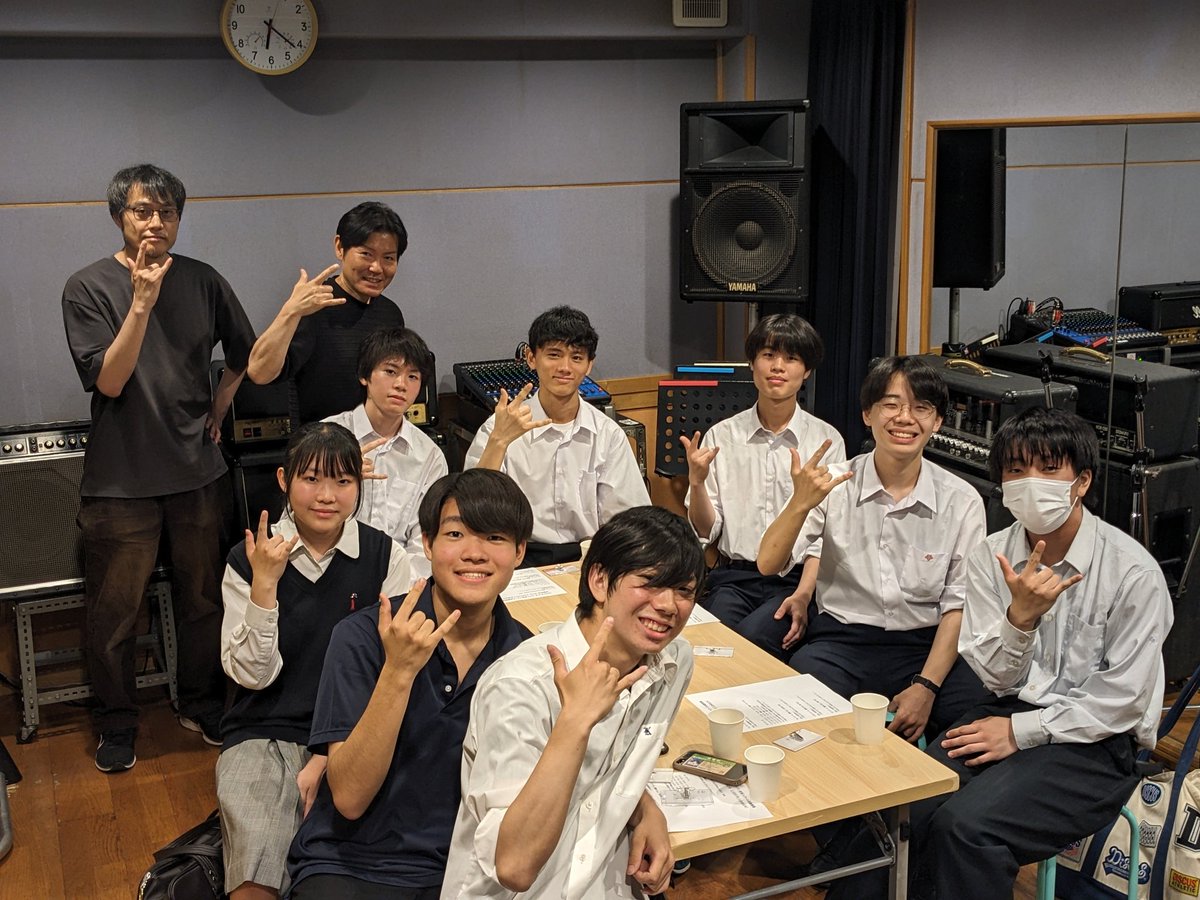 studiolapin's tweet photo. 本日も高校生 部長会
ありがとうございました！

今回はラパン店長も参加しました🌝

次回は6/18(木)を予定しております。
まだ参加したことのない高校もお待ちしております！ https://t.co/0ph8BnqfFK