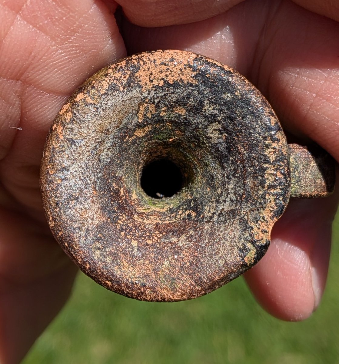 FurzeyRetriever's tweet photo. Can anyone identify this?
It was in a delivery of shingle dredged from Poole Harbour.
#Archaeology #amphora https://t.co/shy76CarwY