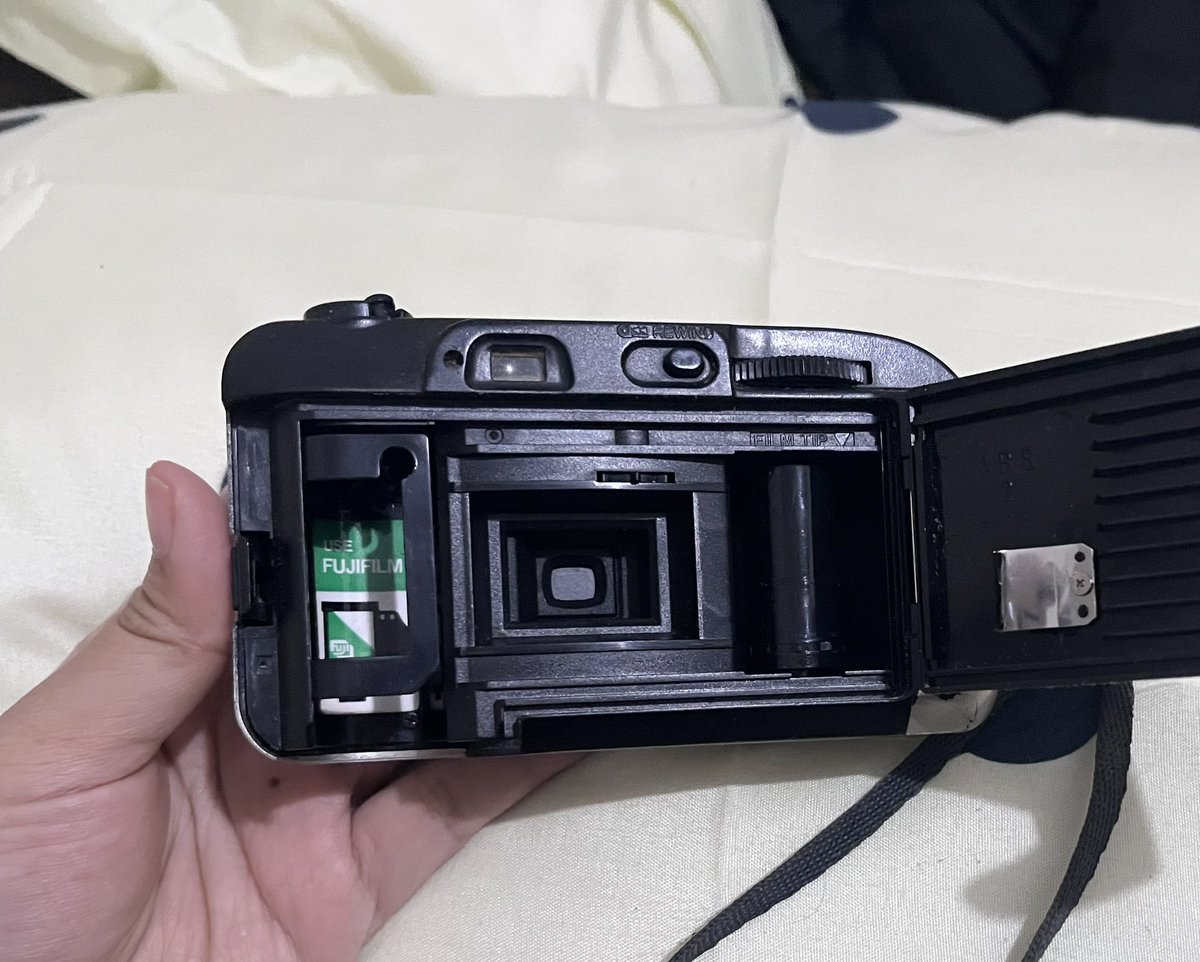 lemoned97's tweet photo. Wts || Kamera analog Fuji Film Flezz

Fisik sesuai foto
Flash nyala
Bisa co 🍊
Exc adm

💰110K https://t.co/GAFS71dFvm
