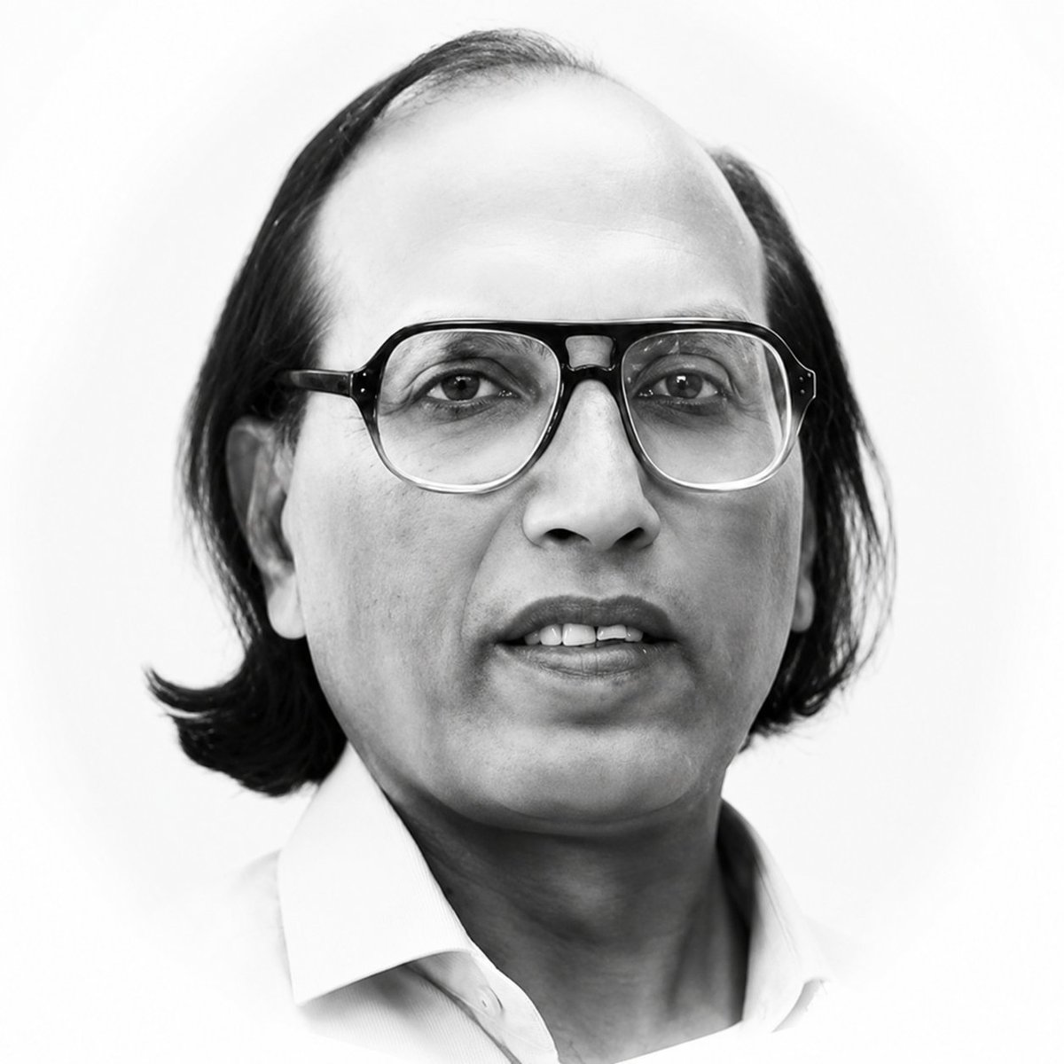 ustaadeishq's tweet photo. ग़ज़ल के बादशाह बशीर बद्र साहब आज दुनिया ए फानी से कूच कर गये।
इन्ना लिल्लाहि व इन्ना इलयहि राजिऊन।

भीगी हुई आँखों का ये मंज़र न मिलेगा 
घर छोड़ के मत जाओ कहीं घर न मिलेगा।
-बशीर बद्र साहब 💔 https://t.co/GH1mkXvw26