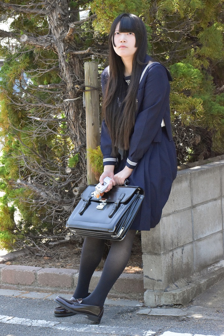 genericsch93201's tweet photo. 第２８回「ジェネリック女子学生™」プロジェクト 姫路南高校編の写真です。
上着のサイド部分が開いているのは��様ではなくただのジッパーの締め忘れです😥
※Twitterで公開している写真はサイズ小さめのサンプル版です※
#女子高生 #姫路市 #制服ポートレート https://t.co/LtbPdRMXCI