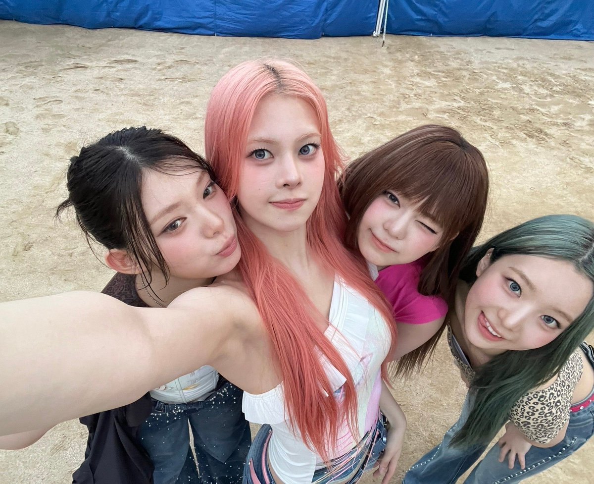 pinkberry_0718's tweet photo. 옹기종기 #cosmosy https://t.co/86IOVX6M44