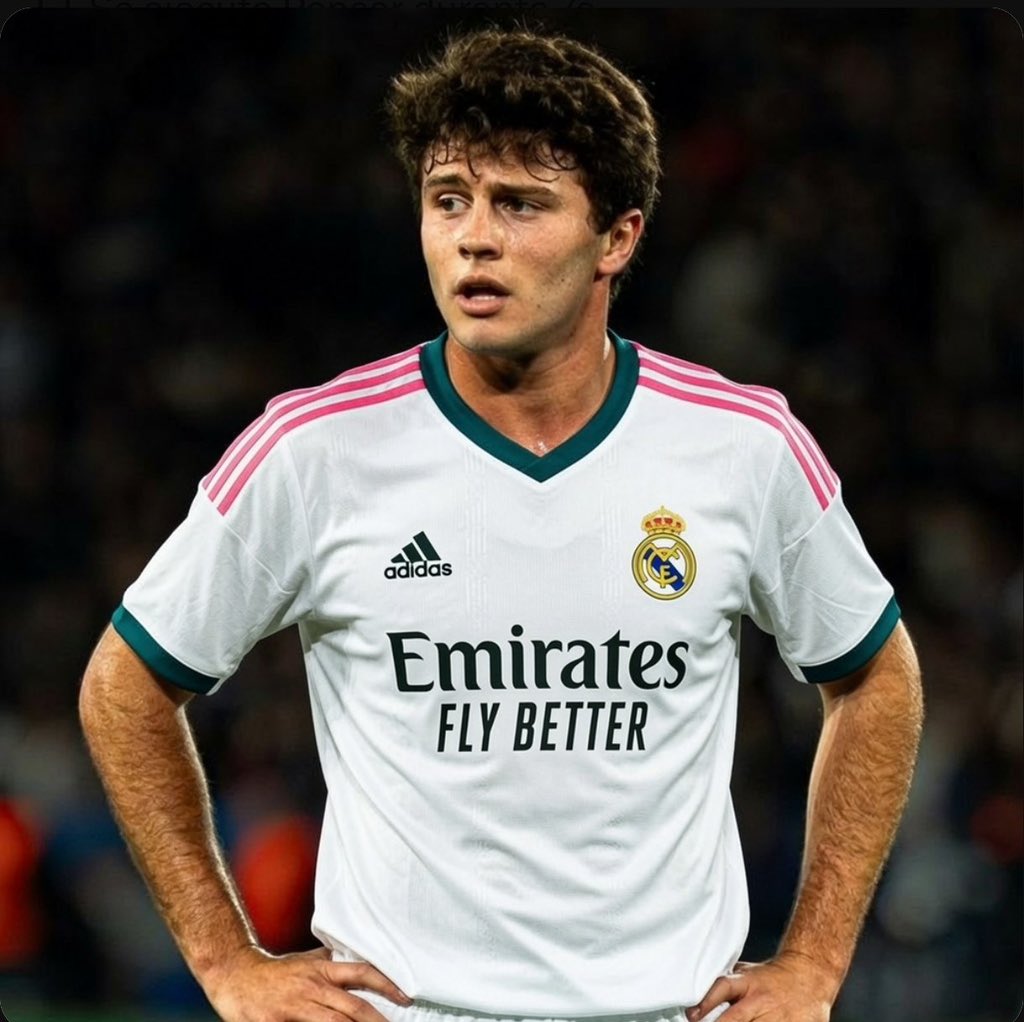 blitz_runner's tweet photo. @FabrizioRomano I present to you Joao Neves

He's that player 📌 https://t.co/sqGqRWZvdW