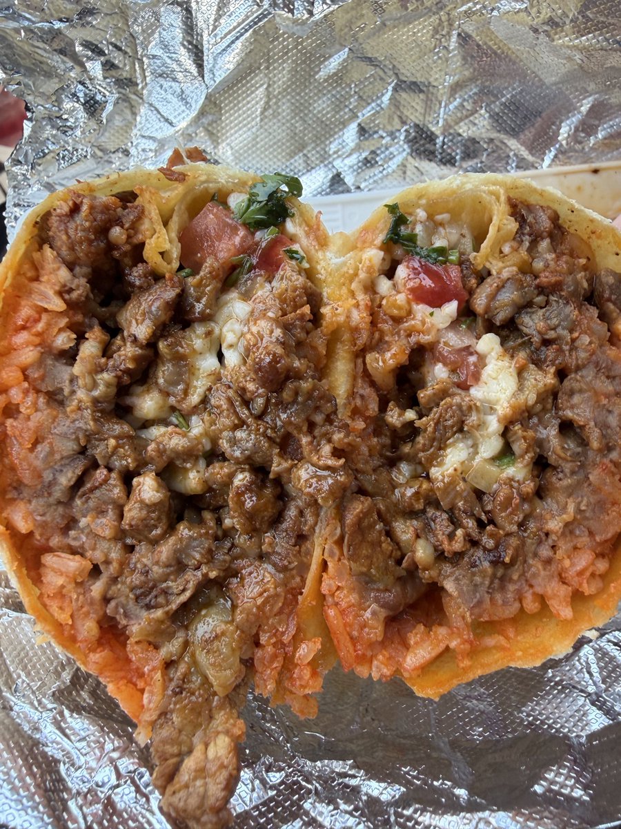 lalovestrump's tweet photo. I’m eating Mexican food like I’m Spencer Pratt https://t.co/hwFxySNtmS