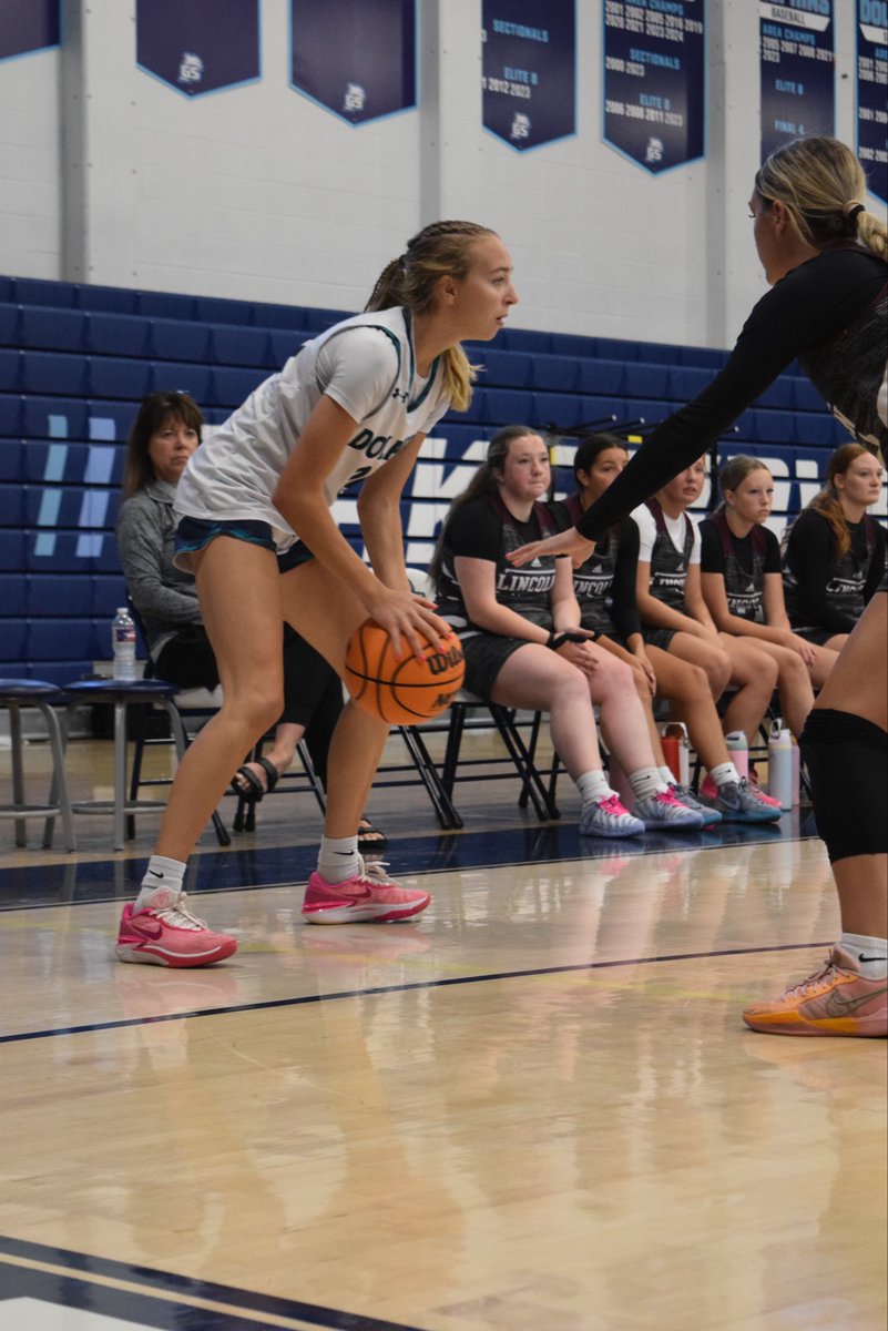 GSHSgirlshoops's tweet photo. Summer League Day 3. 🐬💪🏀 #makewaves https://t.co/Kh6CChjoss