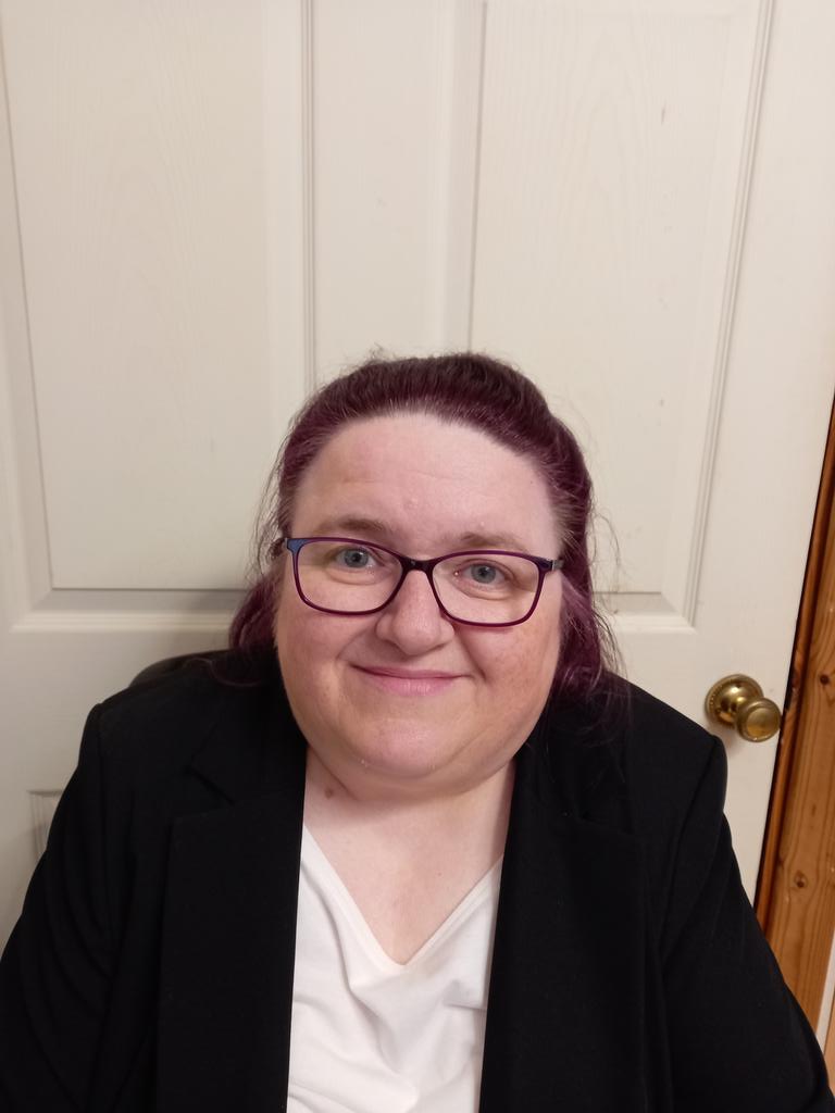 WWLPatientExp's tweet photo. Our LEP Volunteer, Debra says: “I find my work with WWL very rewarding. Lending a positive voice to help the community get better care on the NHS. You can do the same, no matter the skill you have, you can make a change for the better.” #volunteersweek https://t.co/piGJUrItUG