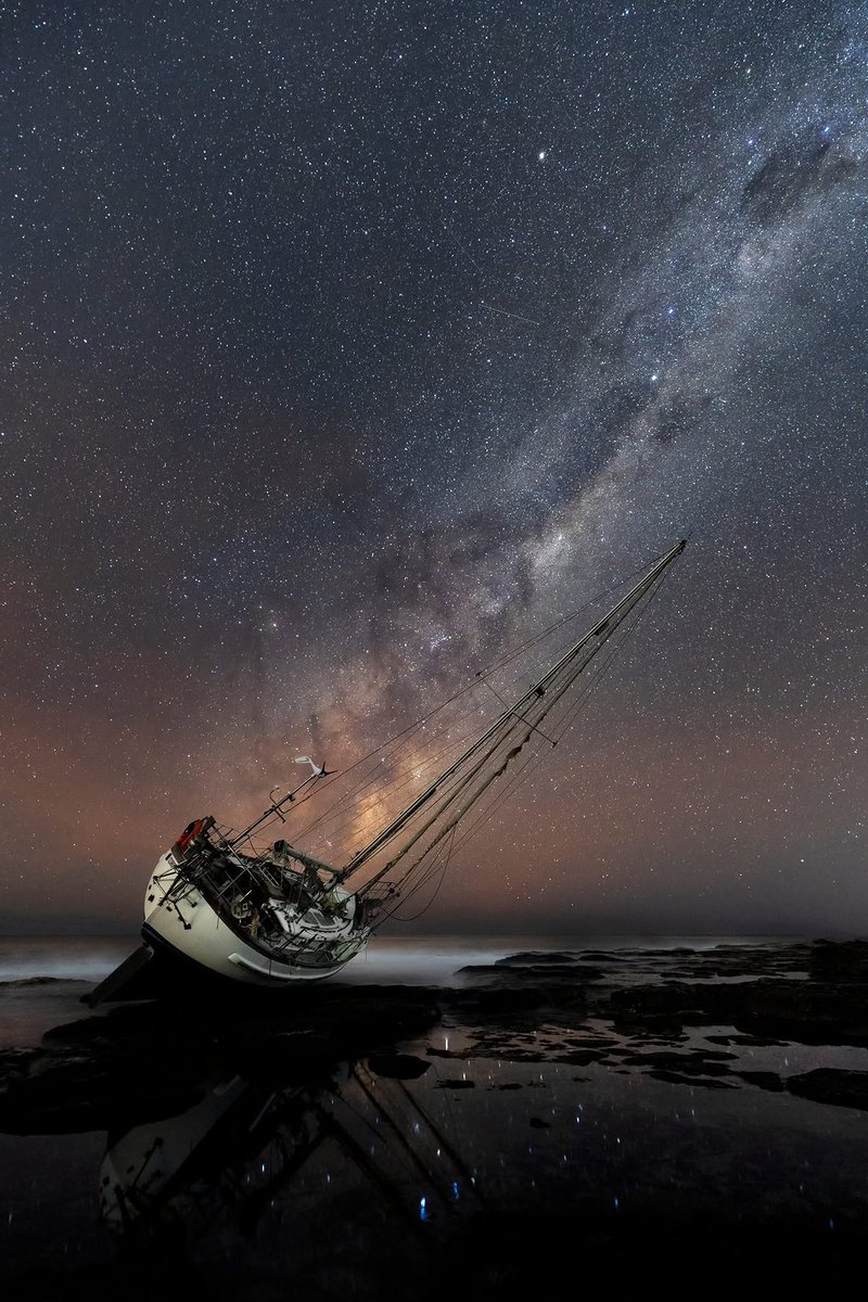 erfmufn's tweet photo. Two yachts have run aground at Ballina and Byron Bay recently and are both still stuck there, but last night Markus Pache 📷 took this shot of the one stuck at Flat Rock, East Ballina. Captures the dark emu at the perfect angle ! https://t.co/8r2S563QBV