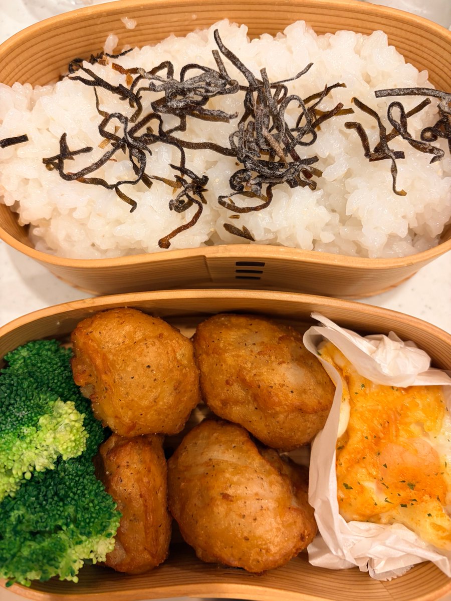 chloeito's tweet photo. #弁当生活
#高校生
#定番で始めよう
唐揚げ、グラタンは冷凍もの https://t.co/3If8cZ53NB