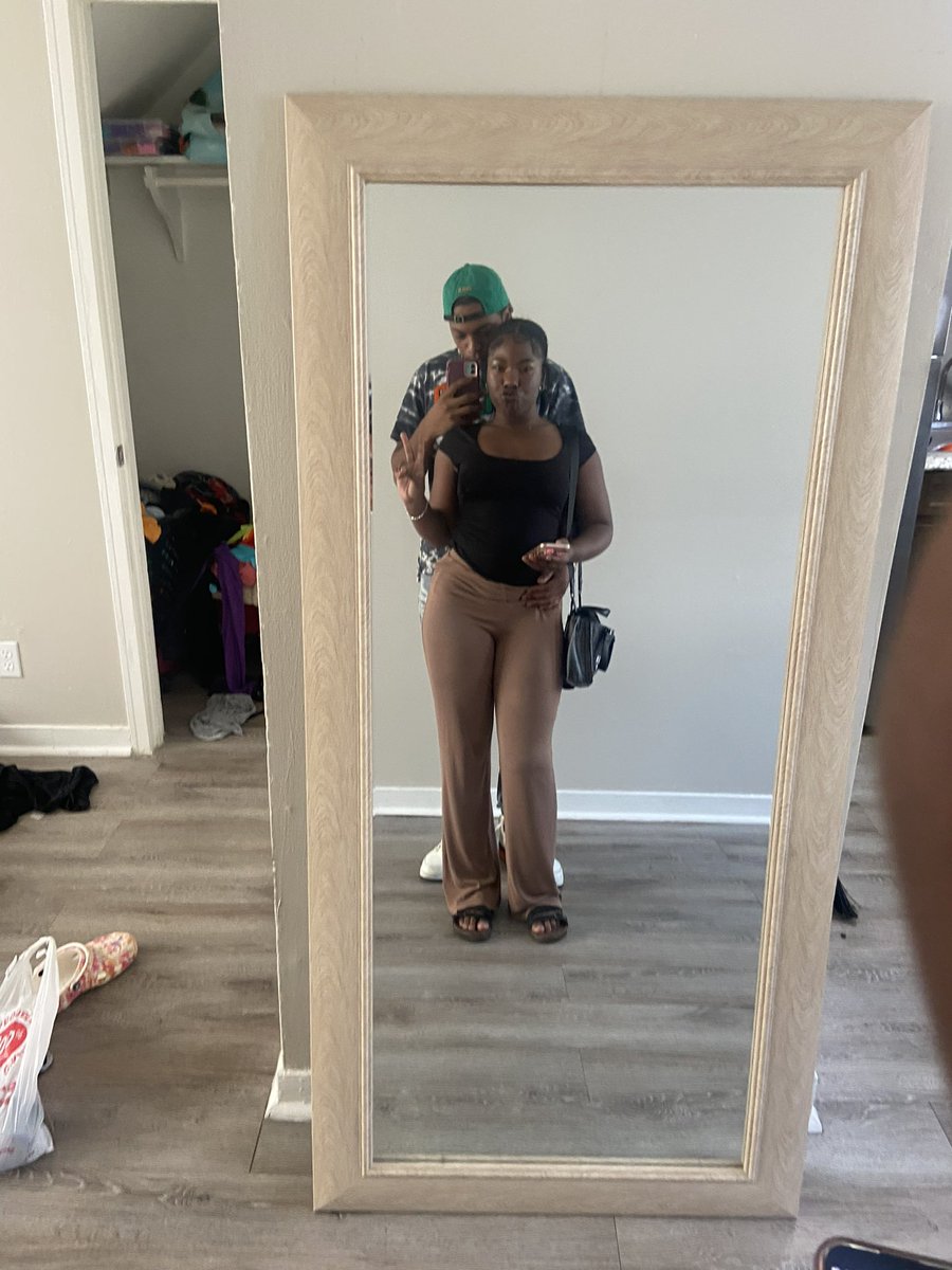 kheondray's tweet photo. @pooflecks we dating twins twin https://t.co/CfkR4iO1cc