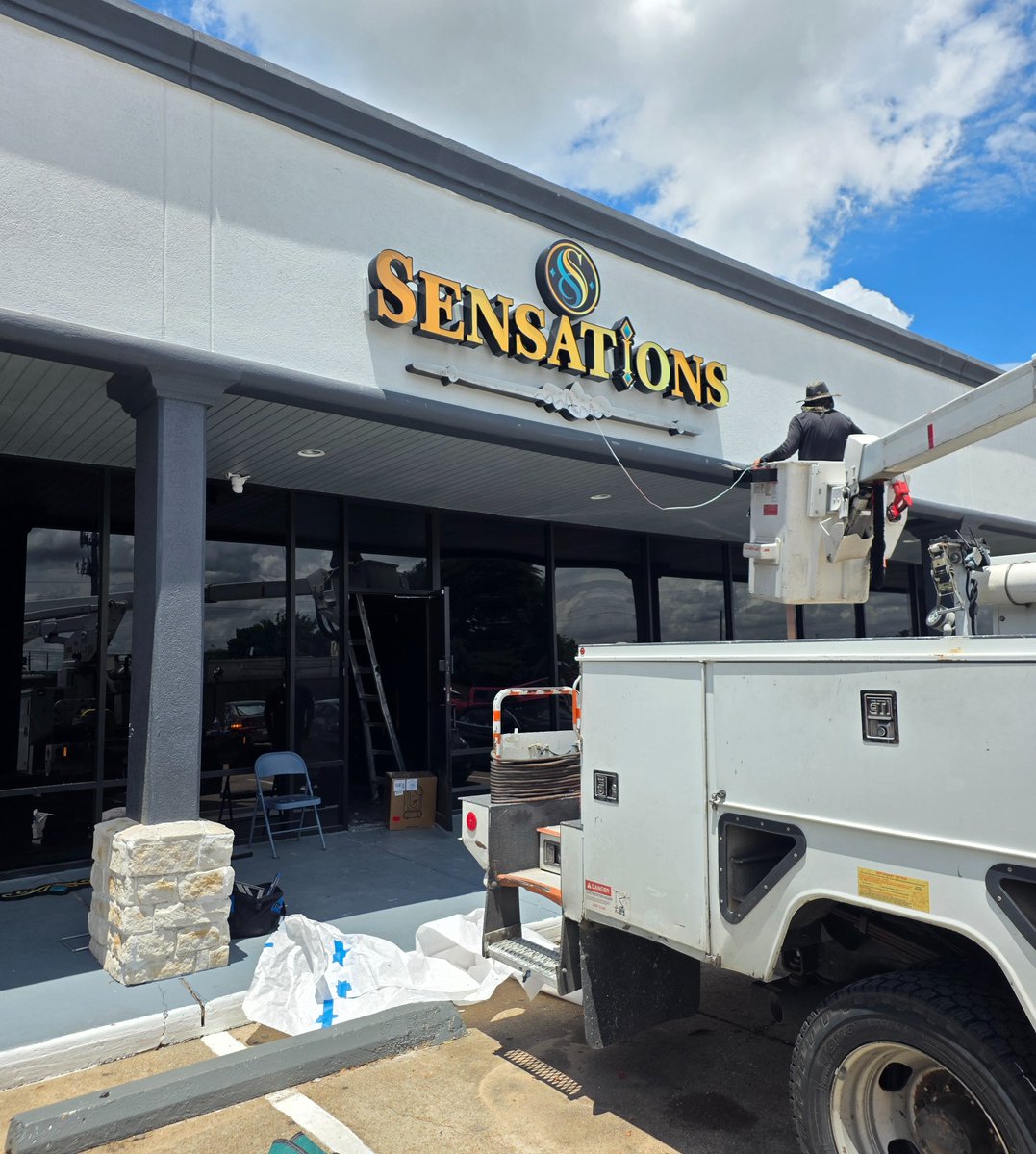 RJ_Shift4's tweet photo. SENSATIONS had their appointment today and is ready for when the doors open with @Shift4 Shift4Dine https://t.co/dIYctKGA3H