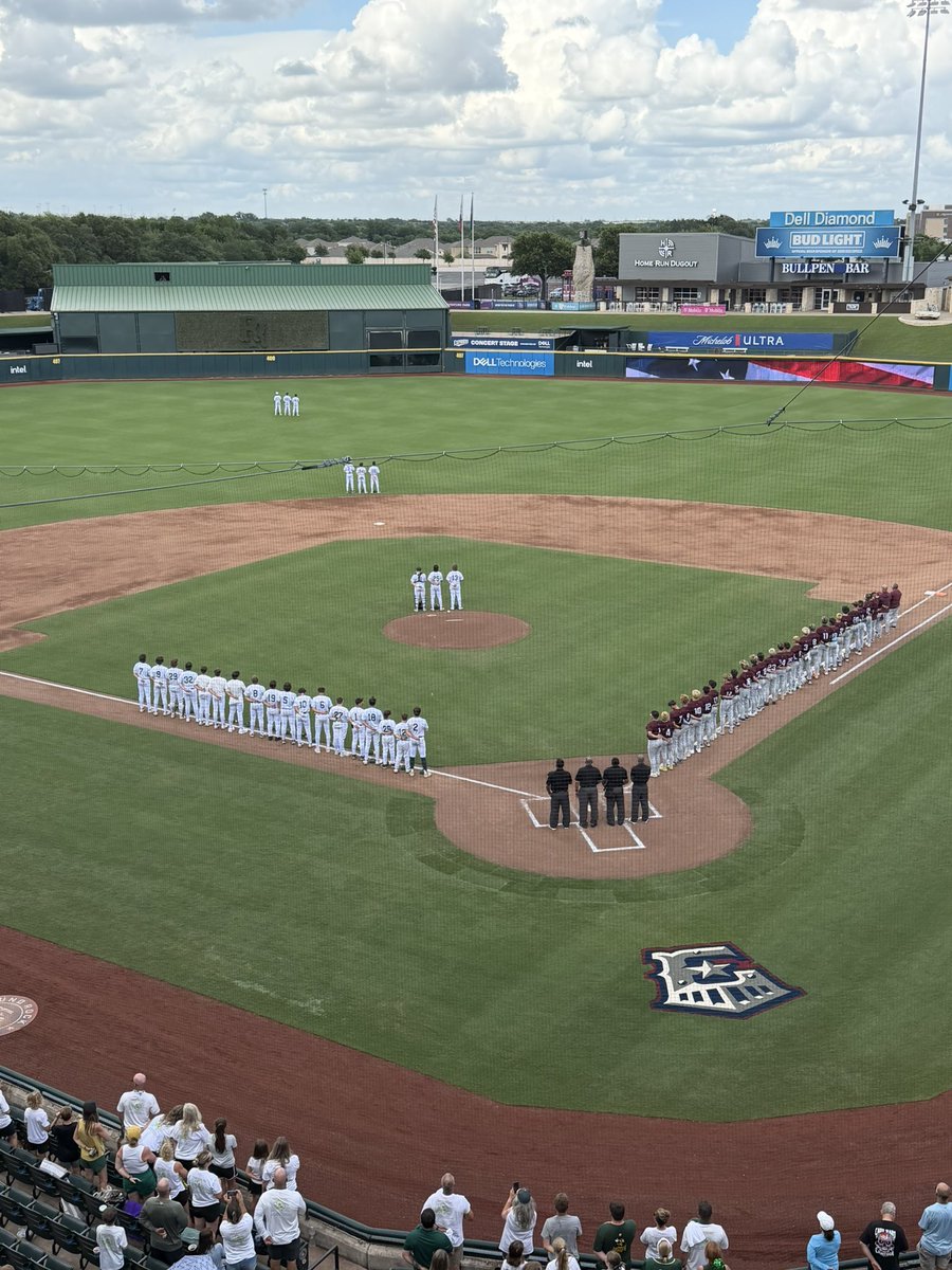 ctarp5's tweet photo. Corpus Christi London (33-7-1) vs
Boyd Yellowjackets (38-3)
3A DI State Championship 
Dell Diamond https://t.co/ns9JcEKoU1