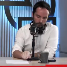 SebastianRochaZ's tweet photo. 🔹Rodrigo Herrera dijo hoy que el canal Porcel es del Partido Republicano y que en el, está prohibido hablar mal del Gobierno.

Sin embargo tienen de invitado a Rettig.

Y yo nunca he visto a alguien de derecha en su programa de los que sobran.

Quedo como weón @rod_herrera . https://t.co/ZdCxWeDLyr