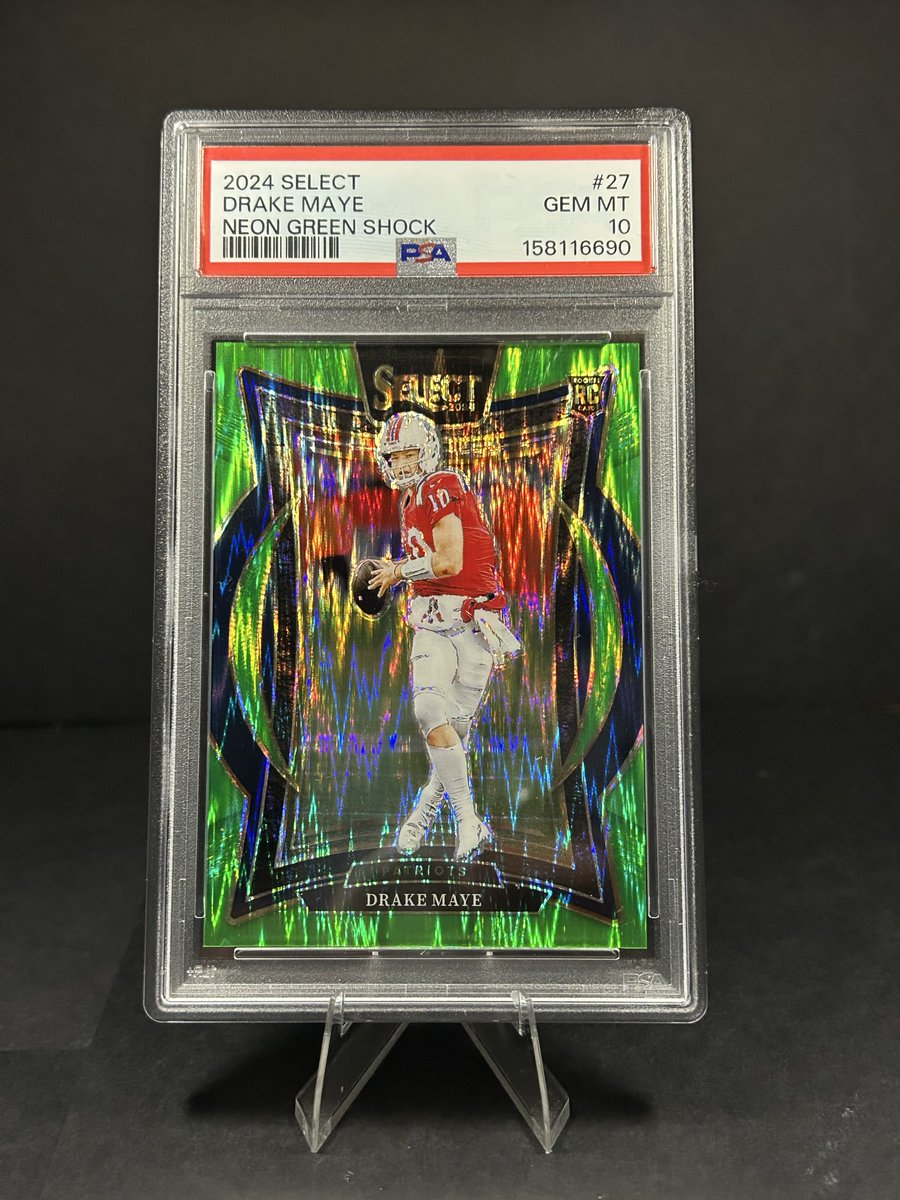 ClubDaBois's tweet photo. Drake Maye - 2024 Neon Green Shock /599 PSA 10 🔥

$315 SHIPPED! https://t.co/SgM75sCy5N