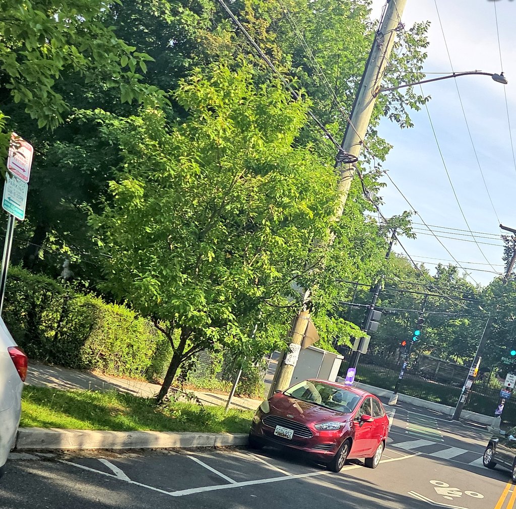 LCAGDC's tweet photo. #NewDay &amp; every school day from usual Suspect at Riggs Rd NE &amp; 1ST Pl From @MD_MVA parent pickup from @DCBilingual #Dangerous #FlexPost
@311DCgov @DDOTDC @DCPoliceDept @DCDPW @SafeSidewalksDC @drivers_of_DMV @FakeTagsDC @johnson4b06 @MichaelCohenANC @councilofdc @STATter911 https://t.co/IuXYcic0gT