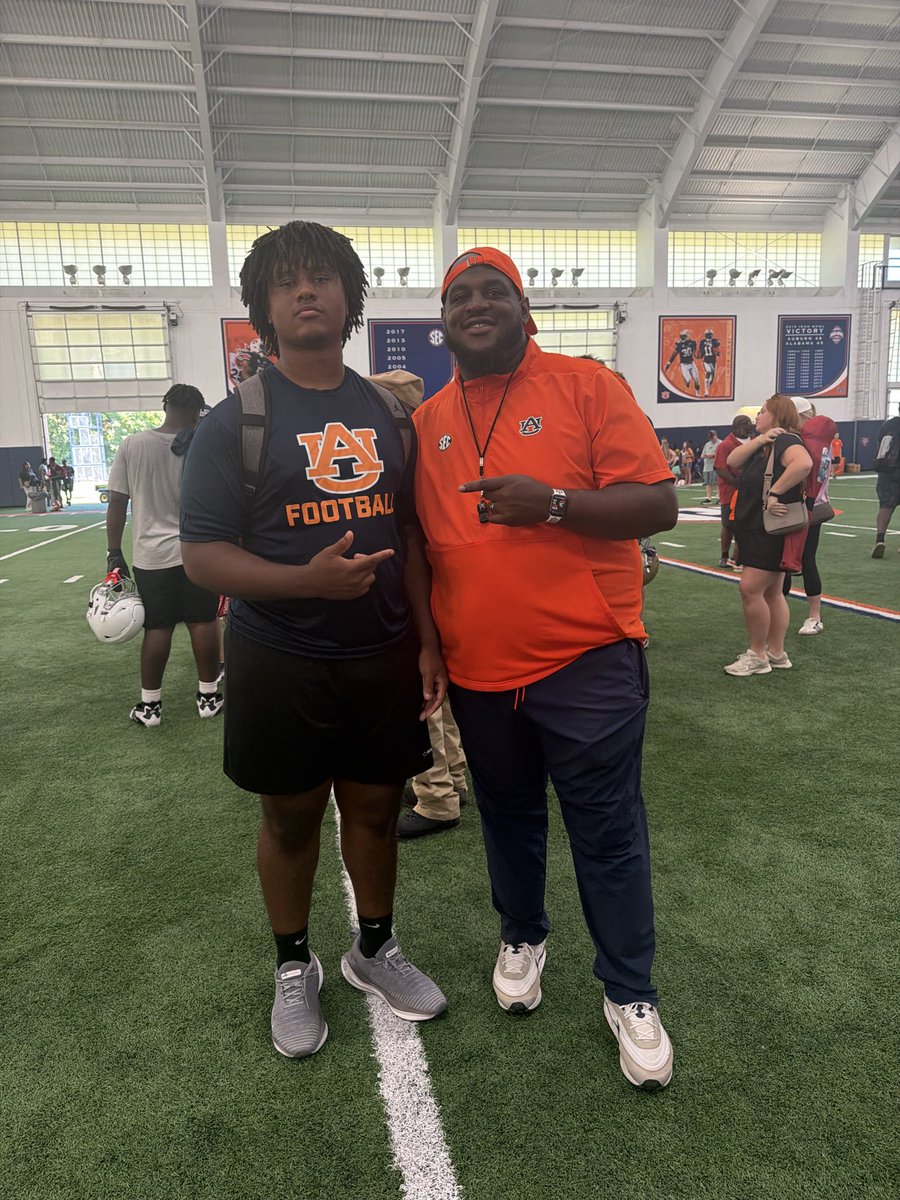 CavinBates's tweet photo. Great day today @AuburnFootball @CRogSuperAgent @DexPreps @coachswift64 @CCHSTiger_FB @CoachJMayfield @TDARecruiting @Rivals https://t.co/tRrO74cSLP