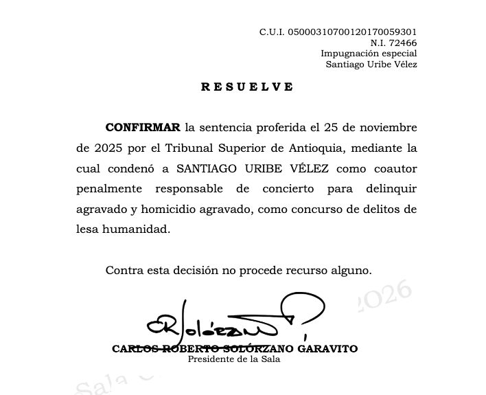 JulianFMartinez's tweet photo. La Sala Penal de la @CorteSupremaJ resuelve la impugnación del jefe paramilitar Santiago Uribe Vélez, hermano de @AlvaroUribeVel, sobre su condena por concierto para delinquir y homicidio de lesa humanidad por la conformación del escuadrón de muerte denominado Los Doce Apóstoles. https://t.co/wrmpedKBK6