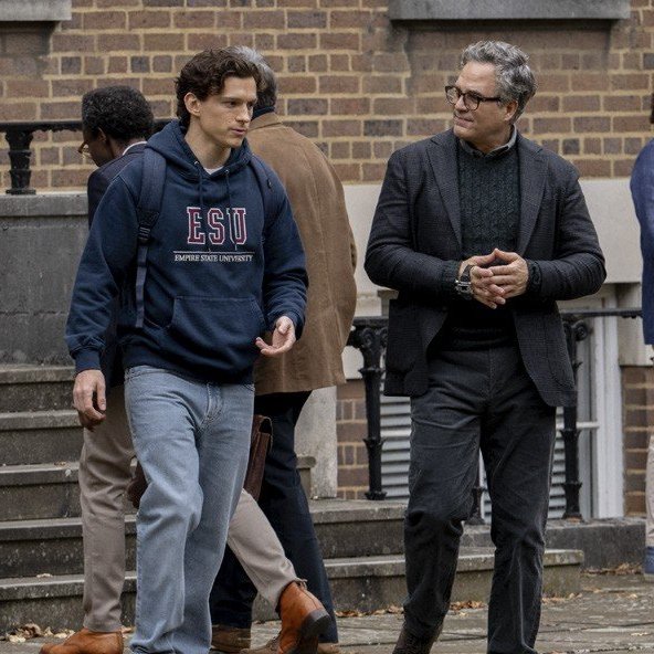 aranhaversobr's tweet photo. 🚨 ' A dinâmica de Peter Parker & Bruce Banner em 'SPIDER-MAN: BRAND NEW DAY' (2026) gira ao redor de tentar manter CONTROLE sobre si mesmos.

"Ele [Hulk] é um personagem que está constantemente sob uma transformação, tentando controlar quem ele é. Então isso funciona muito bem com o tipo de história que Peter está passando."

🗞️ @empiremagazine 
• 
.
