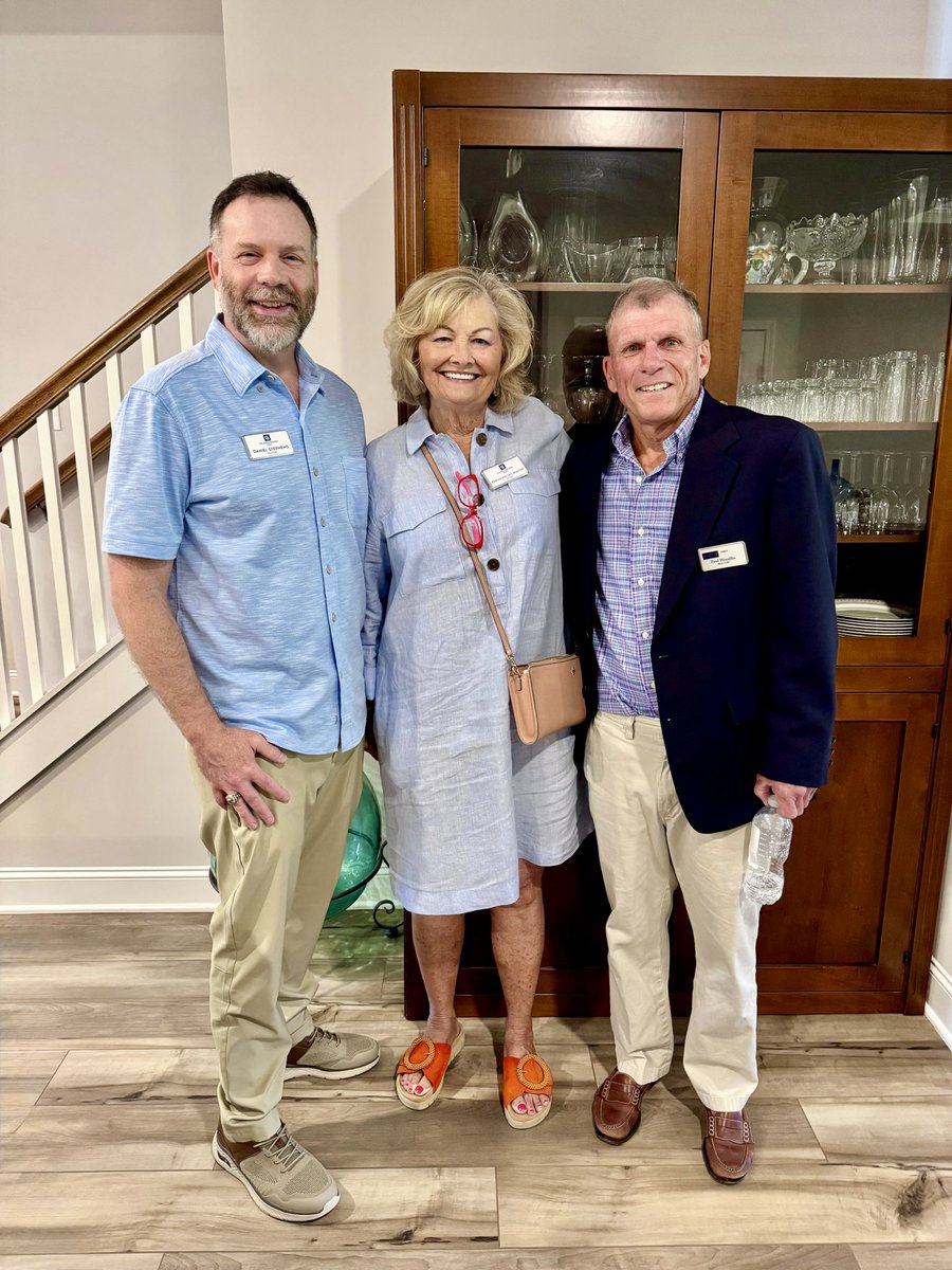CBFirstHsv's tweet photo. Great afternoon at today’s Multi-Brokerage Broker Open!

Estelle Phillips and I enjoyed touring several beautiful listings, networking with fellow REALTORS®, and supporting our colleagues by providing feedback on their homes.

As an added bonus, we both left with prizes! https://t.co/nvcUn8krF2