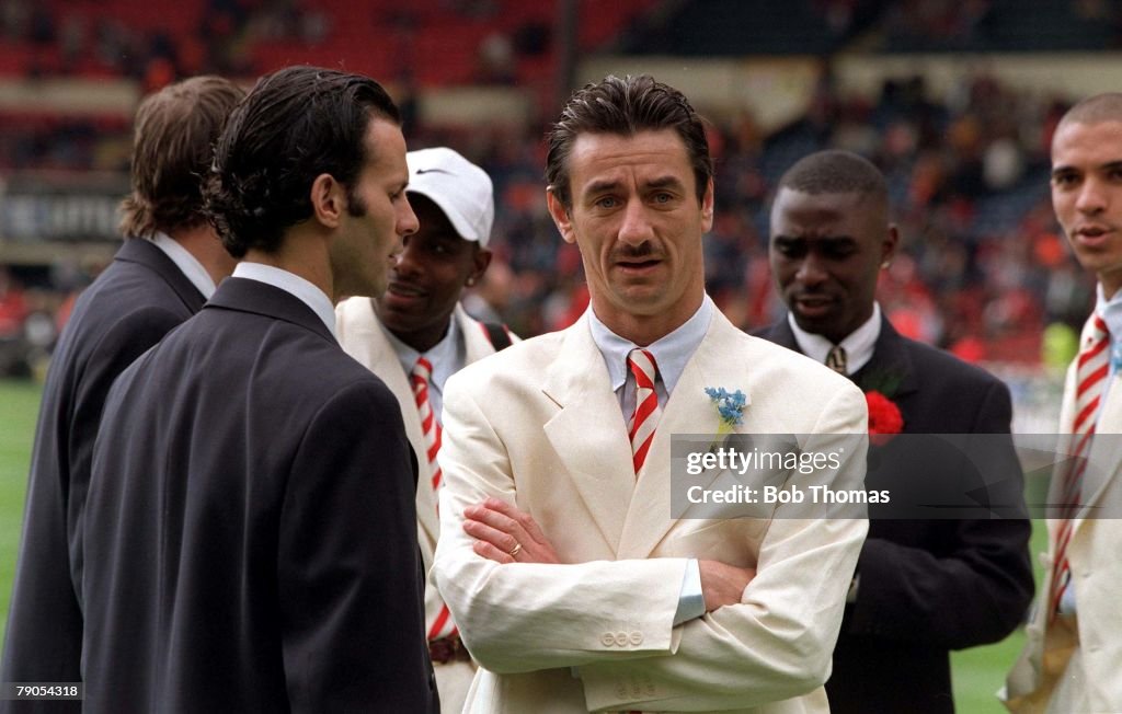 eugeneh84's tweet photo. I don’t know who this bloke is, but he looks like he’s stepped straight out of a different era.

The suit. The tie. The moustache. The confidence.

A proper throwback to an England that valued character, individuality and a bit of class. 👏👍✊🇬🇧👌❤️🙏 https://t.co/yKp9nDfity