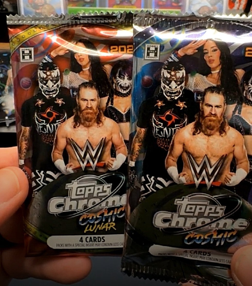 tybalchief's tweet photo. HAPPY COSMIC RELEASE DAY 🪐

as always, submit any 1/1s as you see em or drop em here!
➡️ https://t.co/OIg75njVXW

i wasn't sure if topps was gonna do it for wwe, but LOOK FOR LUNAR BOXES! 🌖 
outside box looks no different but they've got red packs that say LUNAR. they are GOD BOXES!

#wrestlingcards