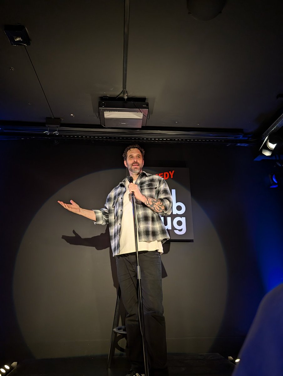 rafaelsanches's tweet photo. Talvez uns 15 anos atrasado, mas hoje vi o show do homem mais importante do twitter... @rafinhabastos https://t.co/OZN5zskx0W