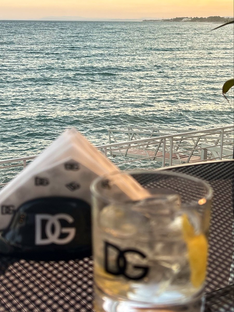 postaspescada's tweet photo. @TiaAnica Sim!! So deu para um Martini… https://t.co/GKwdxczTrl