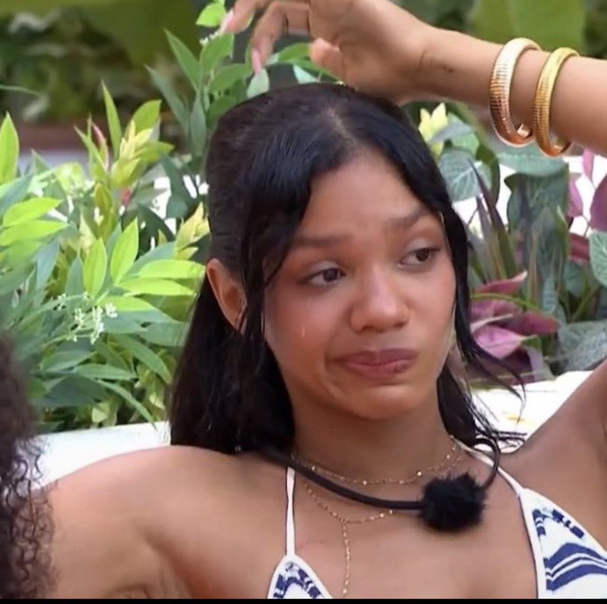 Khy_leeeee's tweet photo. Melanie crying over something that upset her and some of you are acting like she committed tax fraud. 
Women are allowed to have emotions.💀
#LoveIslandUSA https://t.co/AhzQTLOedo