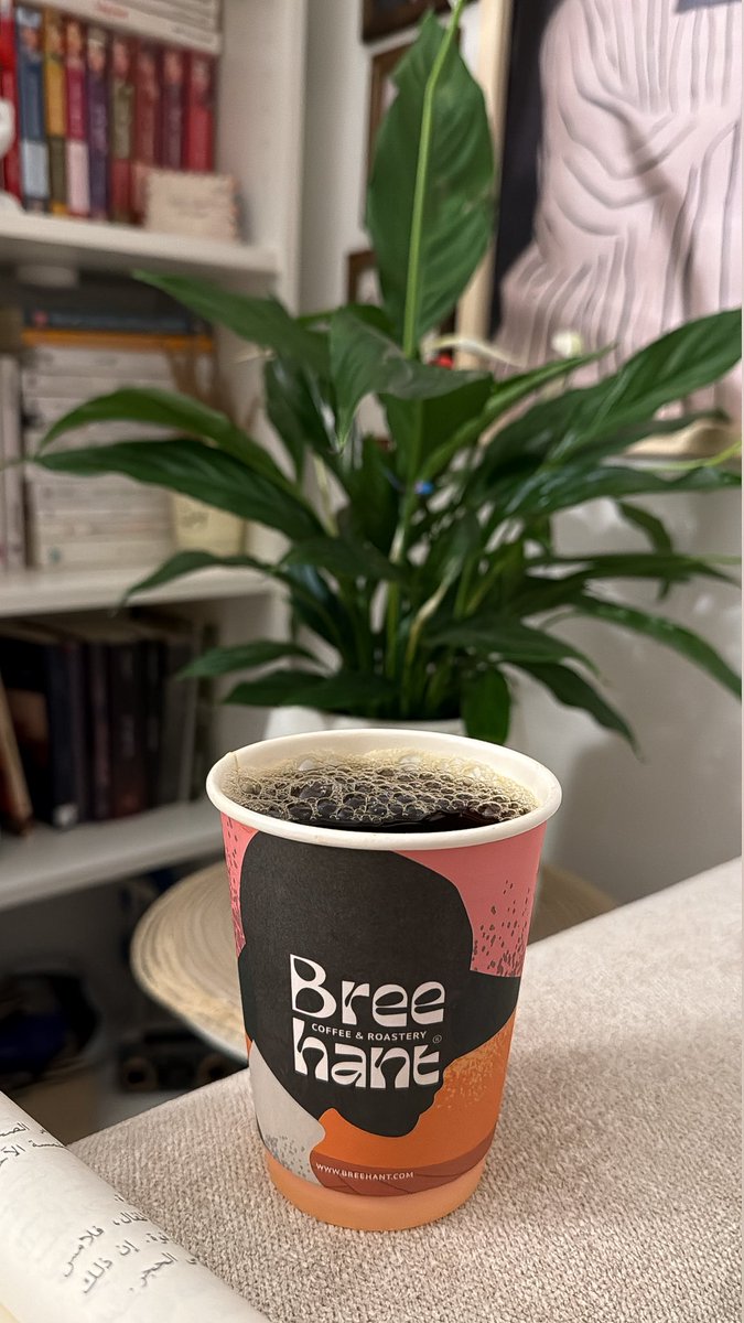 _aiiy's tweet photo. من مسرَات الحيّاة الانفراد بِذاتك مع ، كوب قهوه ، وكتاب ☕️📚 https://t.co/TUIy0rOaVt