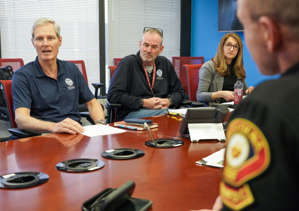 fema's tweet photo. Yesterday, FEMA welcomed Rose Bowl Stadium leaders &amp; @PasadenaFD Chief Chad Augustin to discuss lessons learned from the LA wildfires. FEMA thanked local partners for their service &amp; coordination, including the Rose Bowl’s role as a staging area for firefighters &amp; survivors. https://t.co/fz1svC88vN