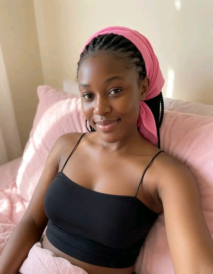 Oluchi38's tweet photo. Good night, lovers 💖🥰✌️

It’s been a busy day 😪😴 https://t.co/WVfzTTdOMd