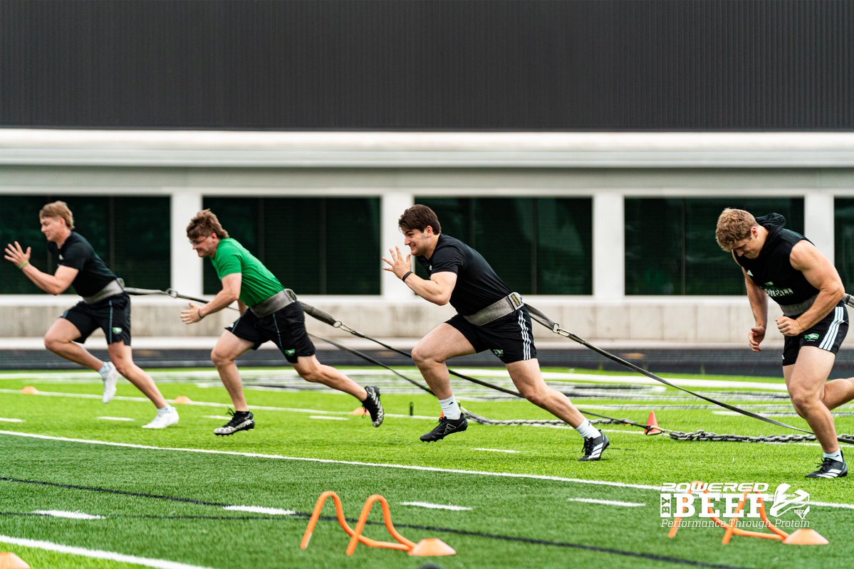 UNDfootball's tweet photo. No shortcuts 

#UNDproud | #LGH https://t.co/t13MhsScad