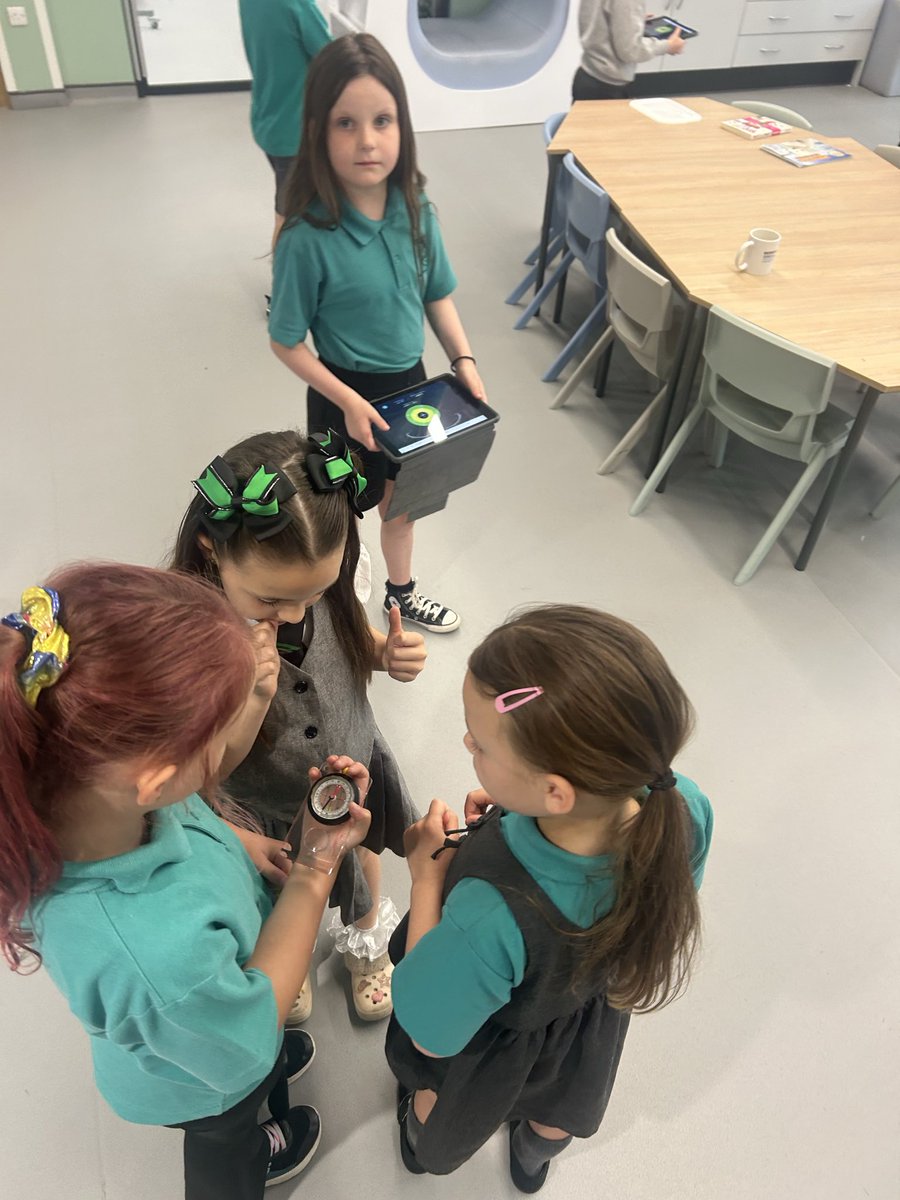 MissSimpson33's tweet photo. Yesterday we learned all about how to use a compass, we even explored our school using them 🧭🗺️ @LawmuirPS https://t.co/UbWe9j76KL