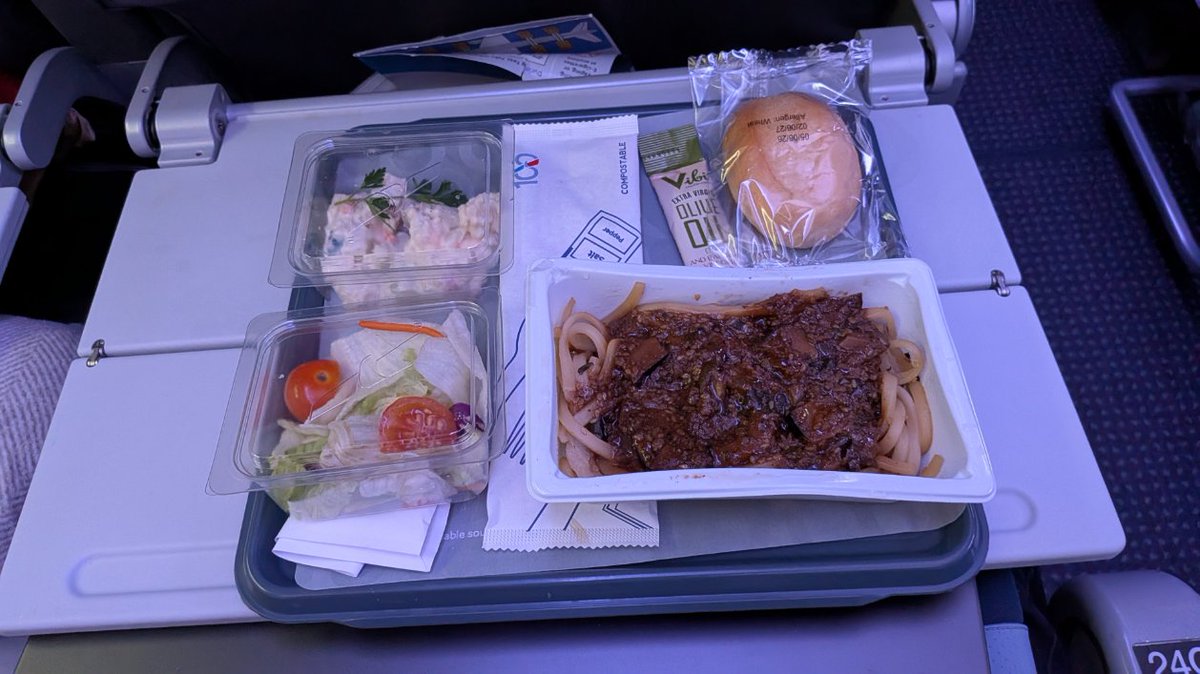 matt415's tweet photo. Crammed my trading "desk" in an economy seat. Even in 1st class, internet service would still suck with terrible latency and irritating timeouts.

Positions sized down 10x since order forms were lagging with market data

Challenge: $12k from the skies, while en route to Japan 🇯🇵 https://t.co/m8w4UZTuhc