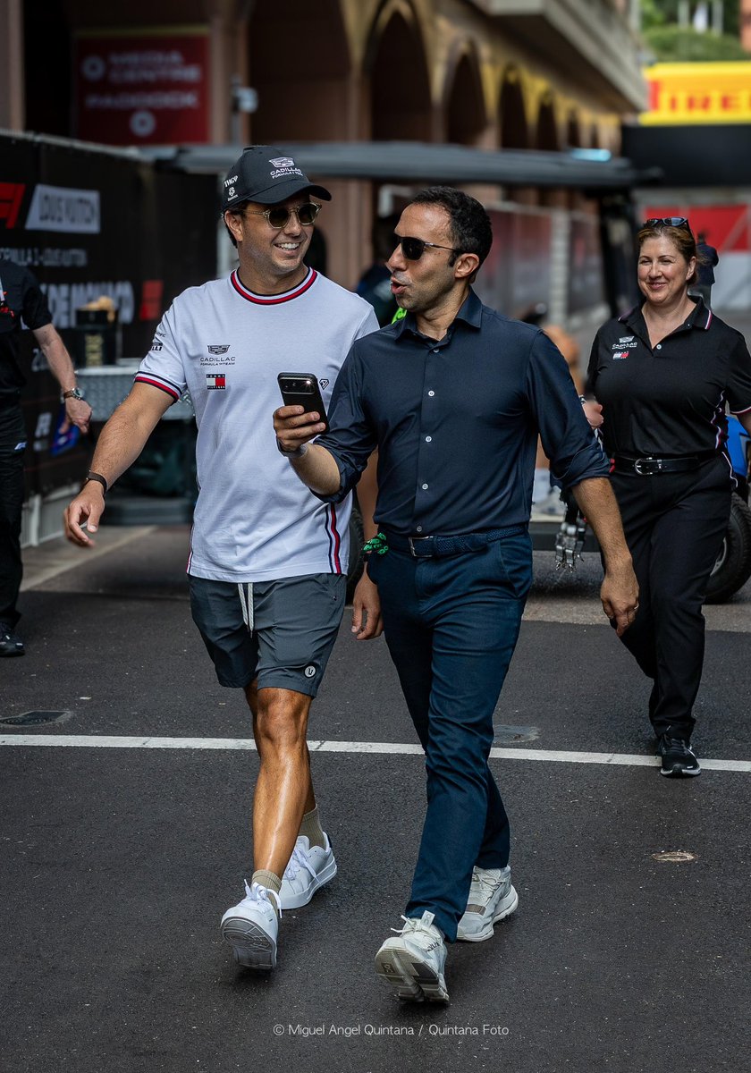 Yhacbec's tweet photo. Así se les veía hoy a @SChecoPerez y @khalilracing este jueves de medios en Mónaco 🇲🇨 #Paddock #f1 #formula1 #monacogp 📸 @QuintanaFoto https://t.co/vifjfyulG6